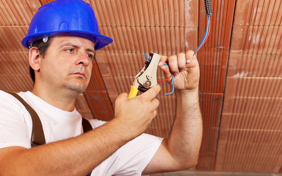 je recherche un électricien Saint-Denis