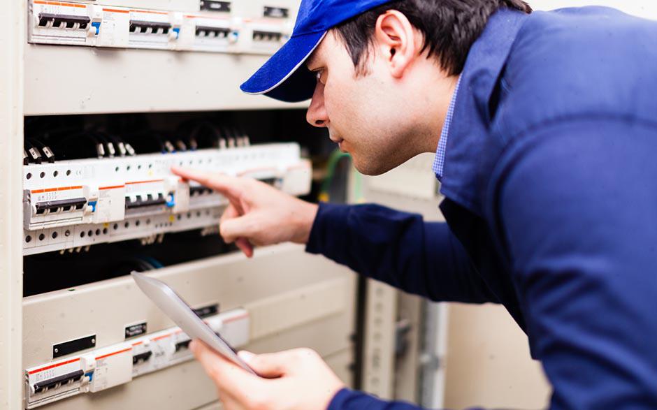 je recherche un électricien Saint-Denis